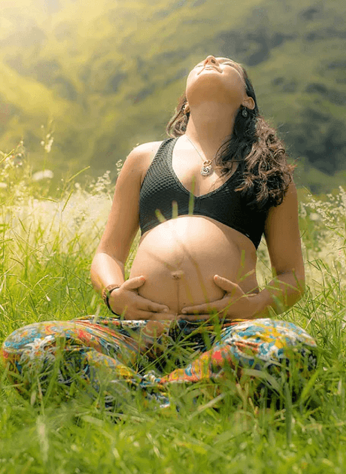 Reiki et grossesse femme enceinte - Lyon - Nature et énergie